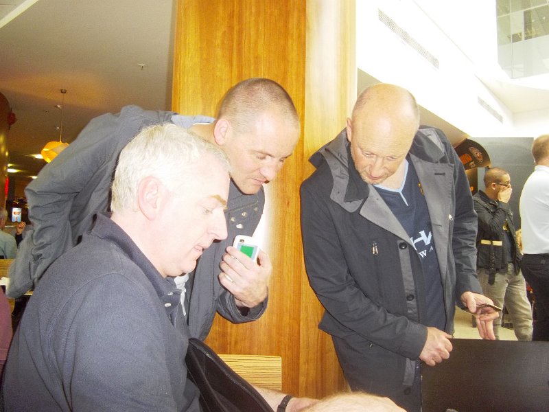 Imgp0365.jpg - Geoff, Dave and Bob checking the fixtures