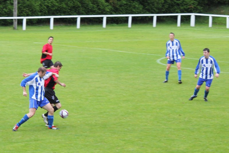 Img_1886.jpg - Rich attempts a tackle
