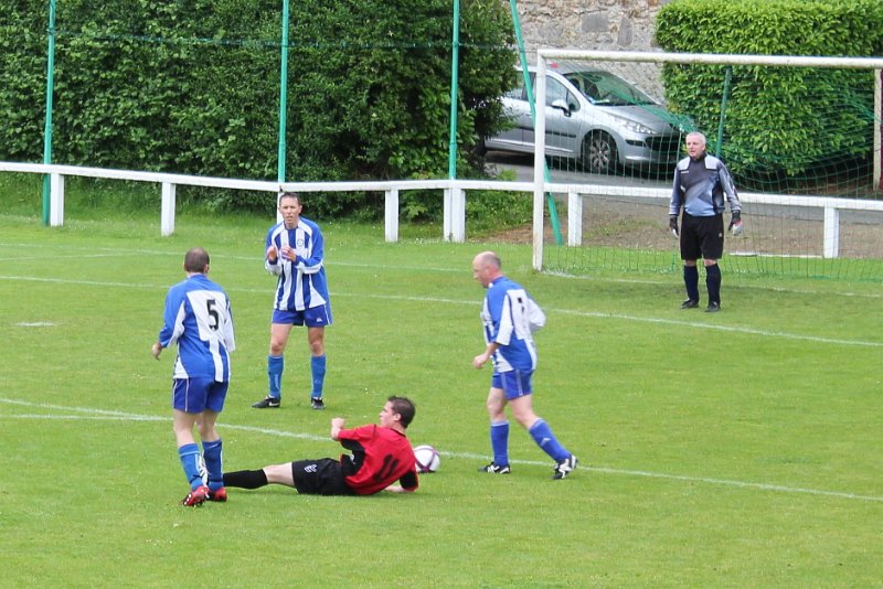 Img_1887.jpg - and Rich wins man and ball